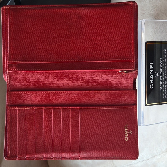 CHANEL Classic Red Wallet - Picture 2 of 8
